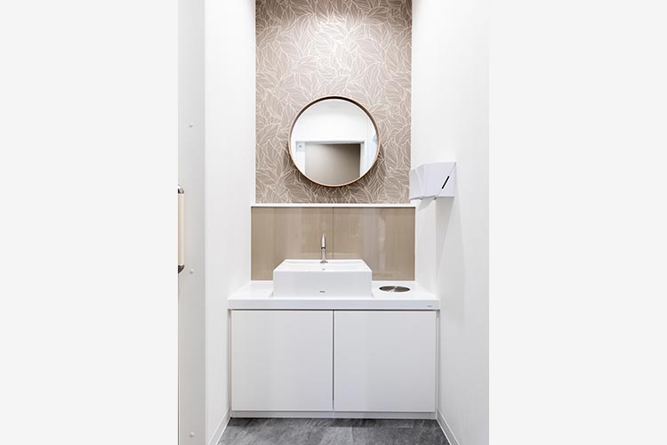 パウダールーム