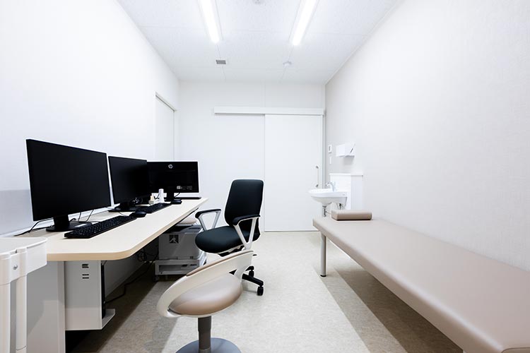 診察室1